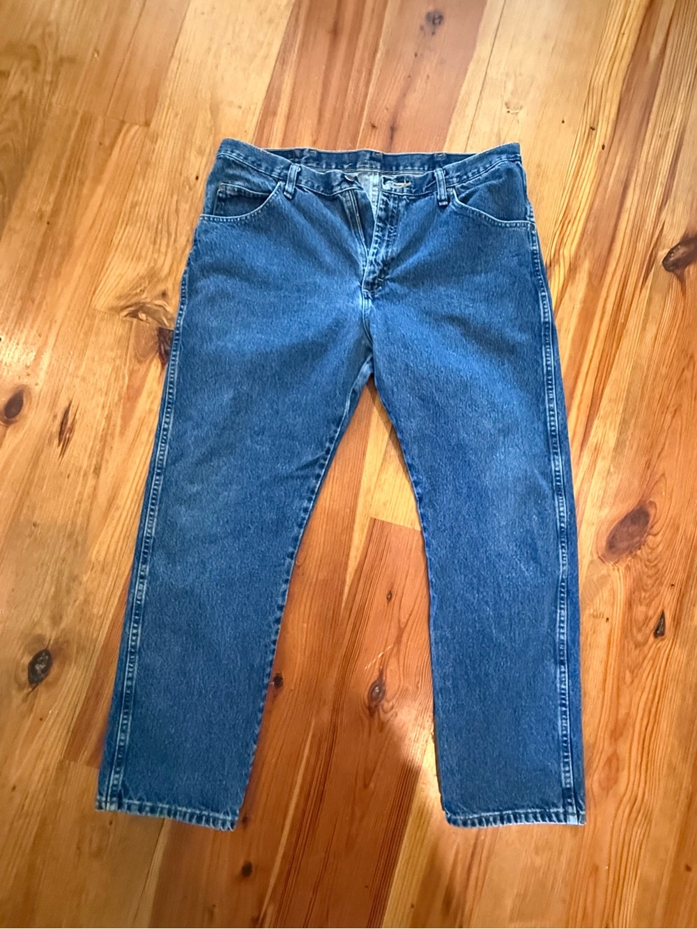 Wrangler Men's Relaxed Fit Denim Jeans in Medium Blue